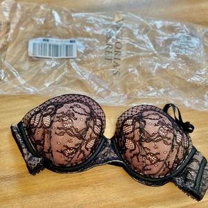 Victorias Secret  Lace Strapless Push-up Bra